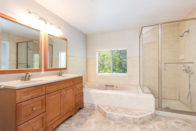 Building Photo - 13225-13227 Fred Dr.