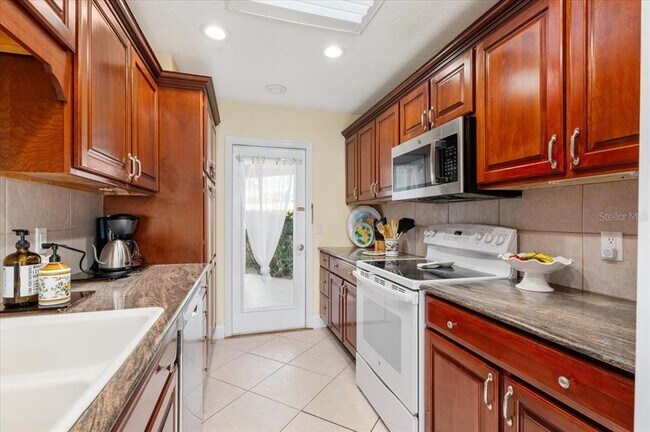Building Photo - 1387 Moonmist Dr