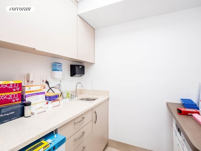 Building Photo - 420 W 23 St