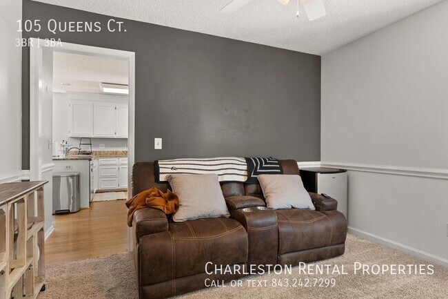 Building Photo - 105 Queens Ct