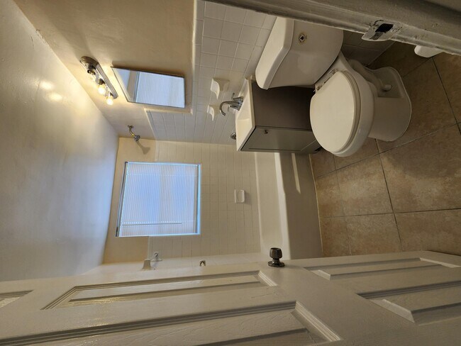 Building Photo - 1025 13th St