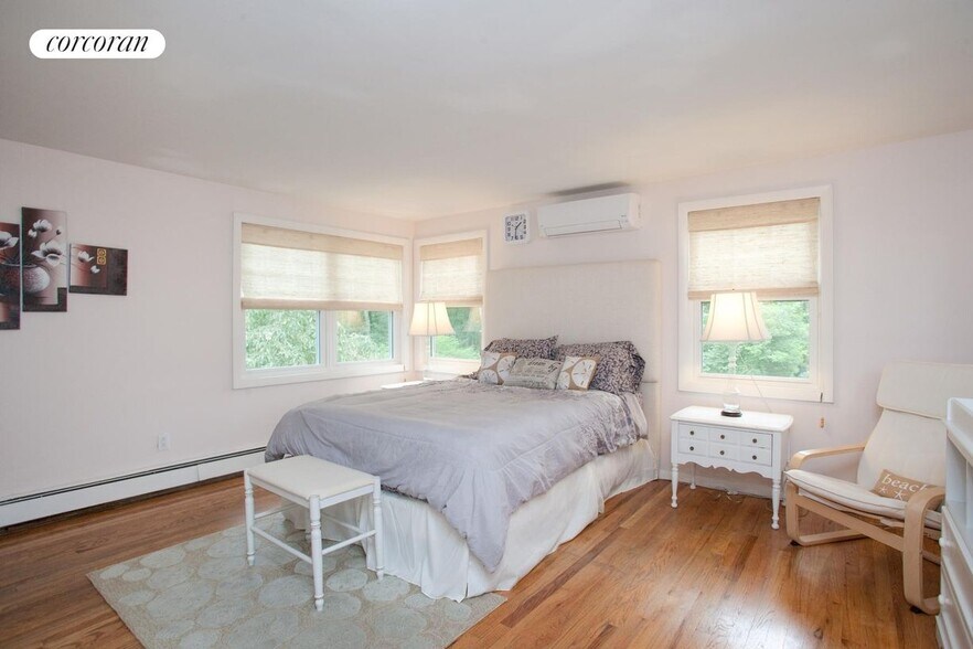 Building Photo - 96 Wainscott NW Rd