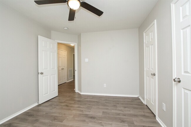 Building Photo - 18926 Piney Way Dr