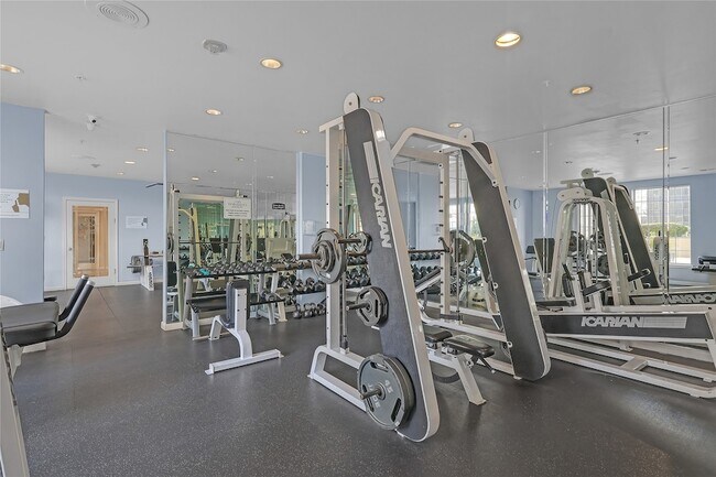 Building Photo - 3225 Turtle Creek Blvd Blvd