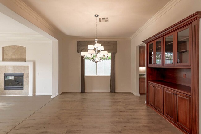 Building Photo - Stunning 6 Bedroom Home With Casita Pool H...