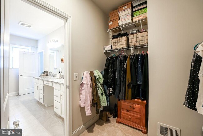 Building Photo - 2067 Alder Ln