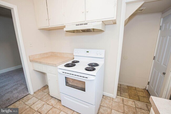 Building Photo - 1226 Pemberton Dr