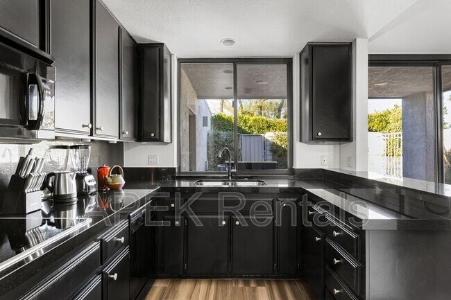 Building Photo - 2842 Sundance Cir W