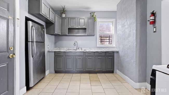 Building Photo - 126 N 14th St