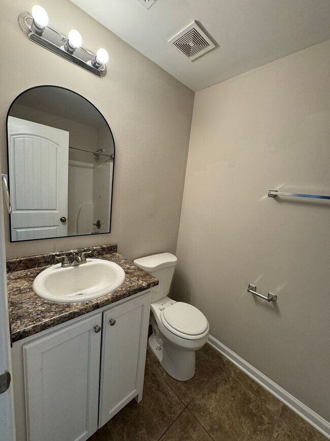 Building Photo - 1503 Gambill Wood Dr