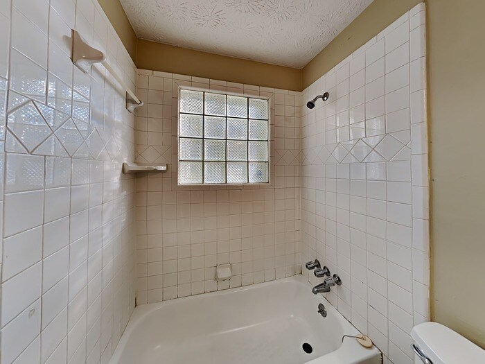 Building Photo - 97 Royce Dr