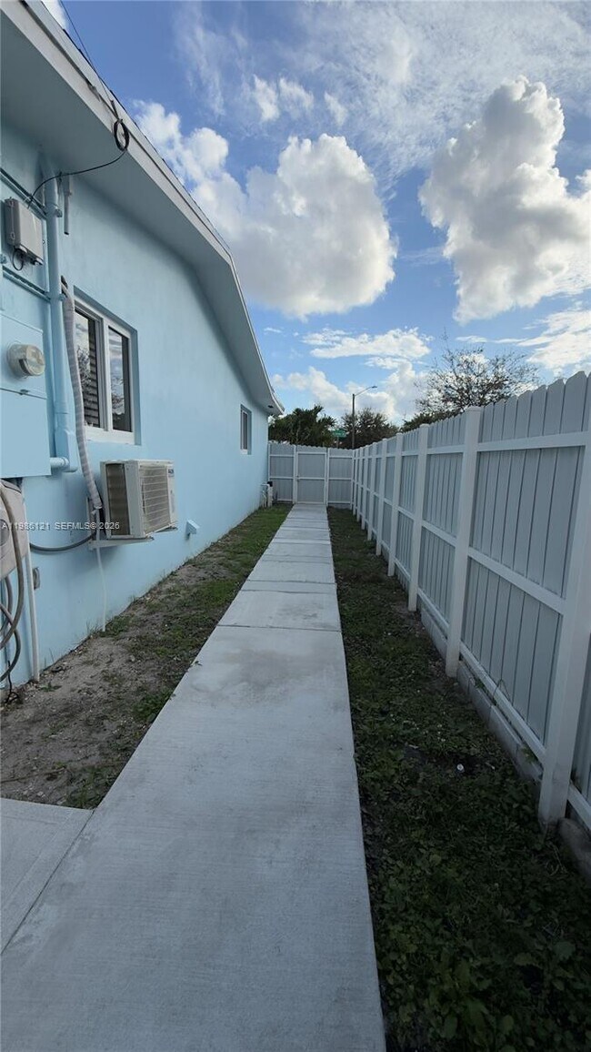 Building Photo - 4531 Jackson St