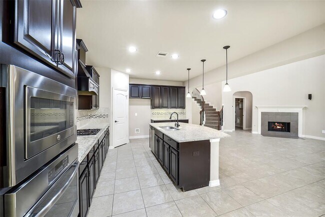 Building Photo - 16815 Violet Trace Ct