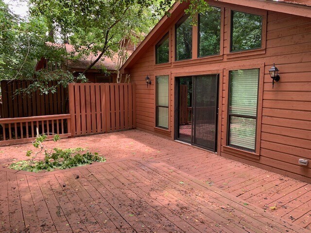 Building Photo - 422 Nursery Rd