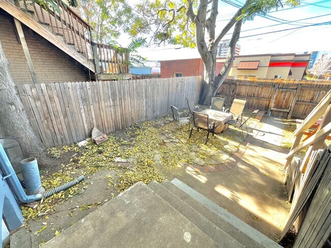 Building Photo - ***NEW LOW PRICE and Move in Special*** Charming 2 bed 1 bath W/D in unit, free parking, renovate...