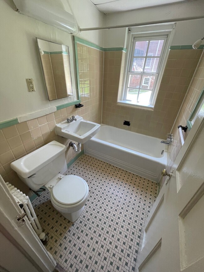 Bathroom - 7704 Blair Rd