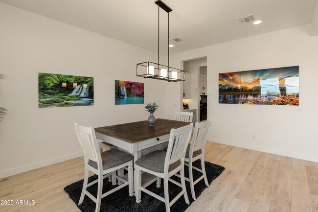 Building Photo - 4236 E Whisper Rock Trl