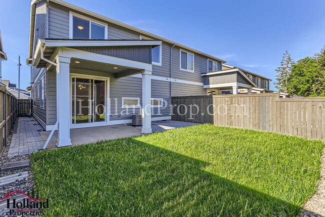 Building Photo - Modern Stylish 3-Bed Home in Prime Hillsbo...