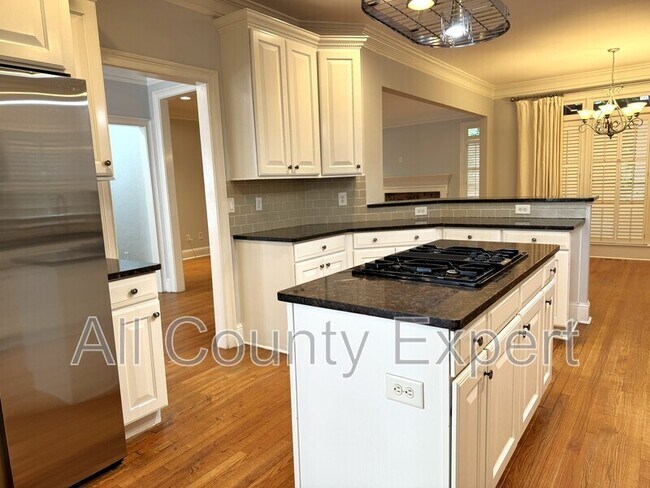 Building Photo - 871 Lenox Ct NE