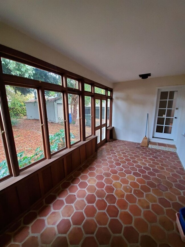 Building Photo - 1241 Perkins Way