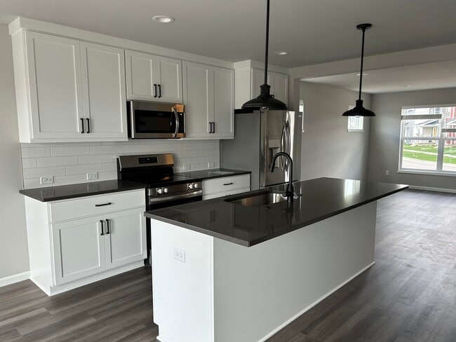 Building Photo - 2401 Wildcat Dr