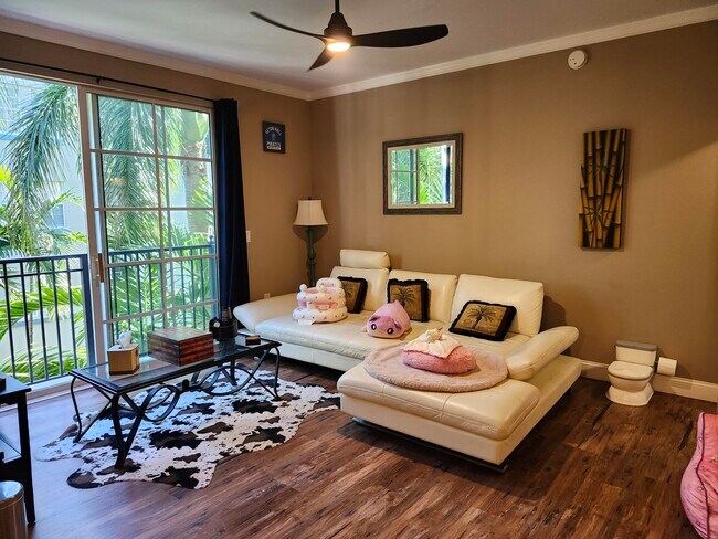 Building Photo - 533 NE 3rd Ave