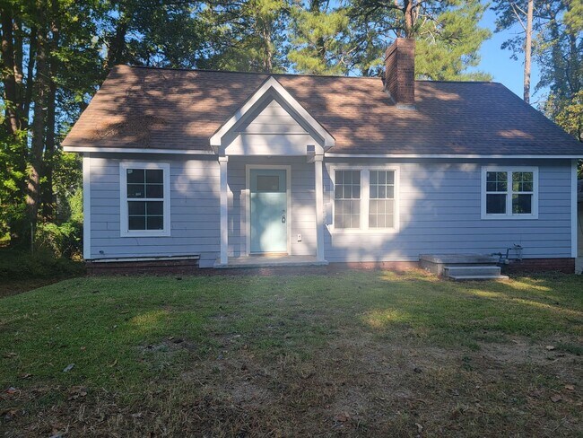 Building Photo - 2921 Sylvan Rd