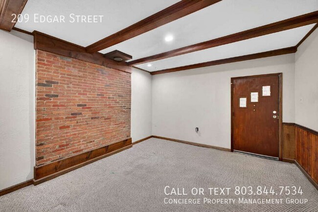Building Photo - 209 Edgar St