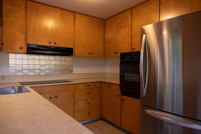 Building Photo - 9054 SW 38th Ave