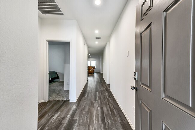 Building Photo - 3041 Emerald Ocean Dr