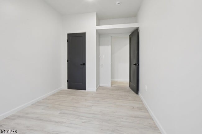 Building Photo - 540 E 25th St