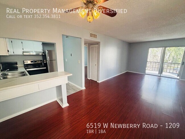 Building Photo - 6519 W Newberry Rd