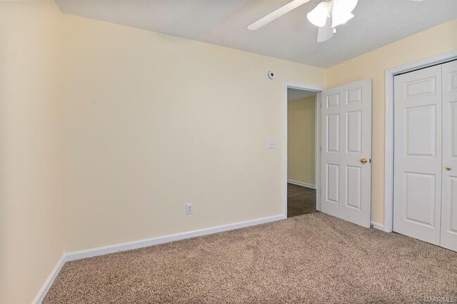 Building Photo - 3830 Claiborne Cir