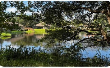 Building Photo - 1037 Everglade Dr