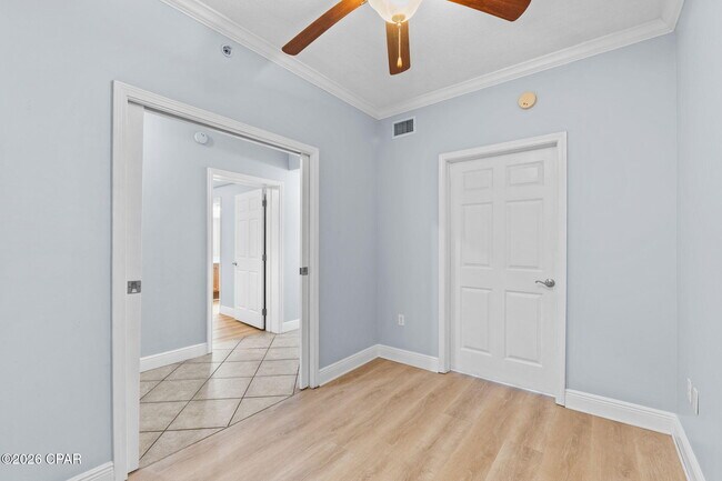 Building Photo - 2400 Grandiflora Blvd