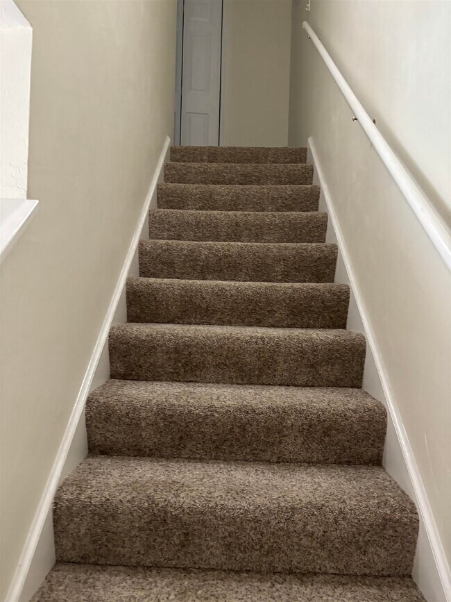 Building Photo - 3041 Camelliawood Cir E