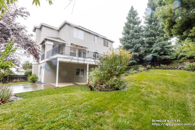 Building Photo - 4042 Plateau Cir
