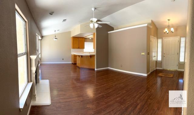 Building Photo - 7440 N Mansionette Dr