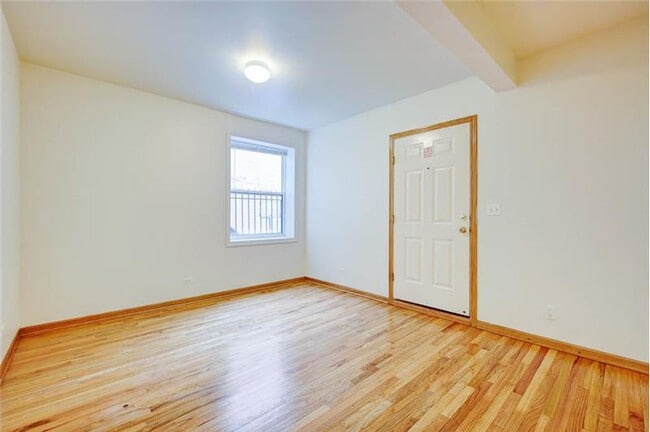 Building Photo - 1446 N Leavitt St