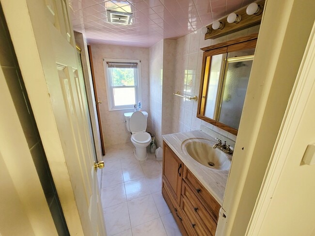 Building Photo - 22 Winthrop Ave