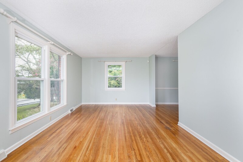 Building Photo - 924 Saundersville Ferry Rd