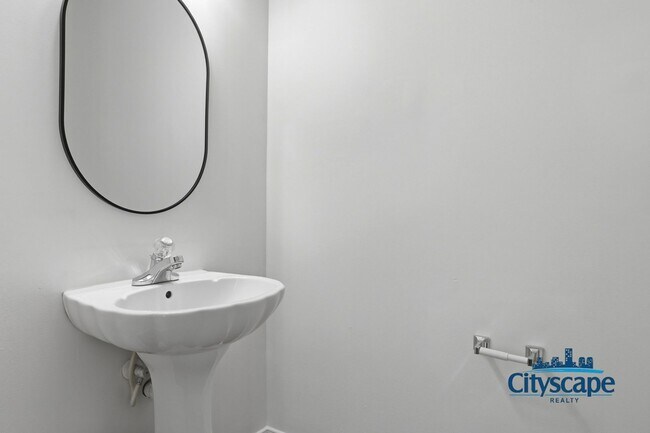 Building Photo - BEAUTIFUL ASHBROOK HOME