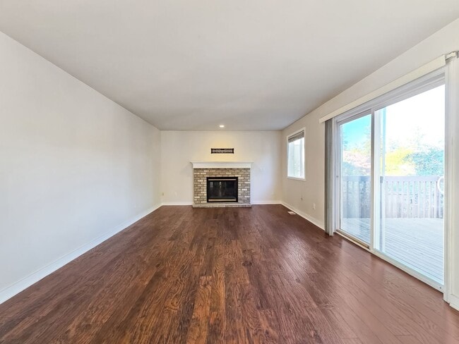 Building Photo - Updated 3-Bedroom Home with Deck Near Renton Landing