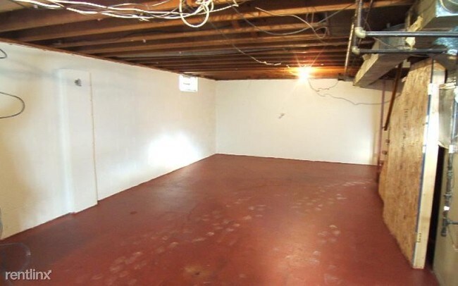 Building Photo - 2 br, 1 bath Townhome - 939 Woodhill Dr