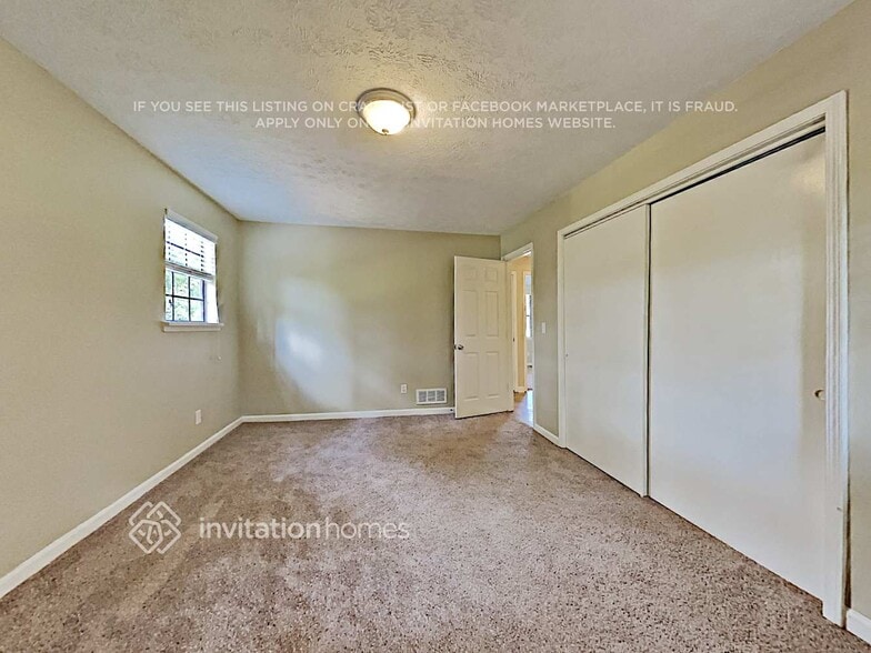 Building Photo - 216 S Sequoya Dr