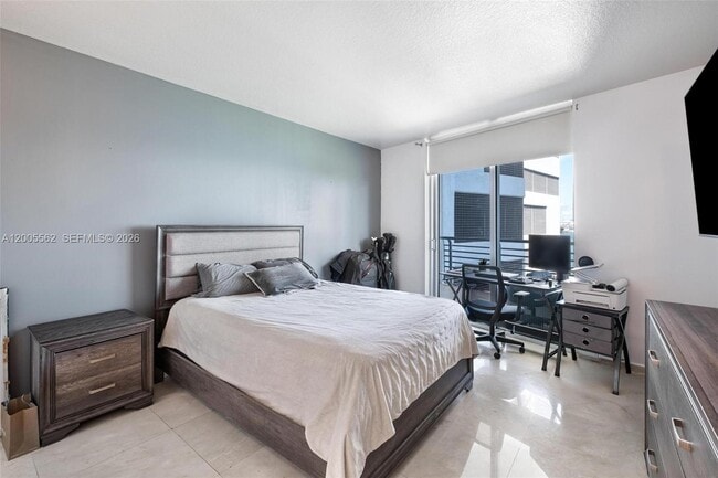 Building Photo - 325 S Biscayne Blvd