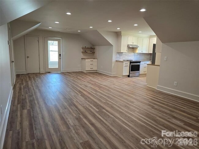 Building Photo - 105 A Kluttz St