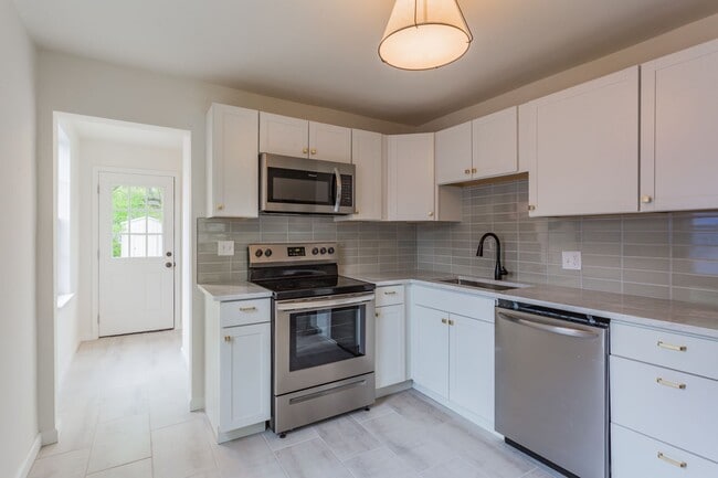 Building Photo - Single Level 3 Bedroom Home in East Ridge!