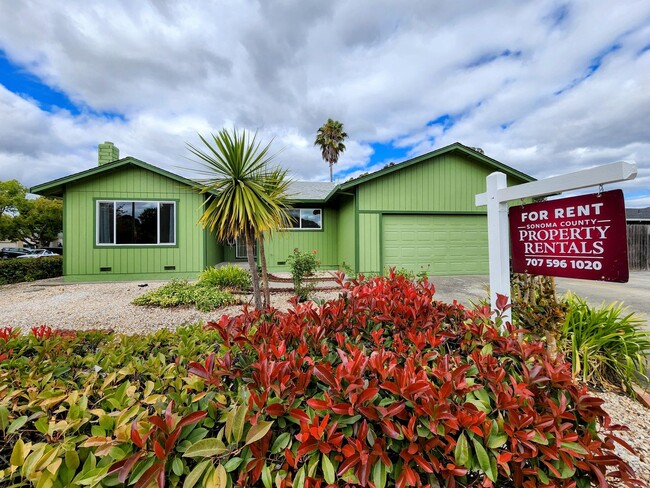 Primary Photo - 3 Bedroom in Santa Rosa with Air Conditioning