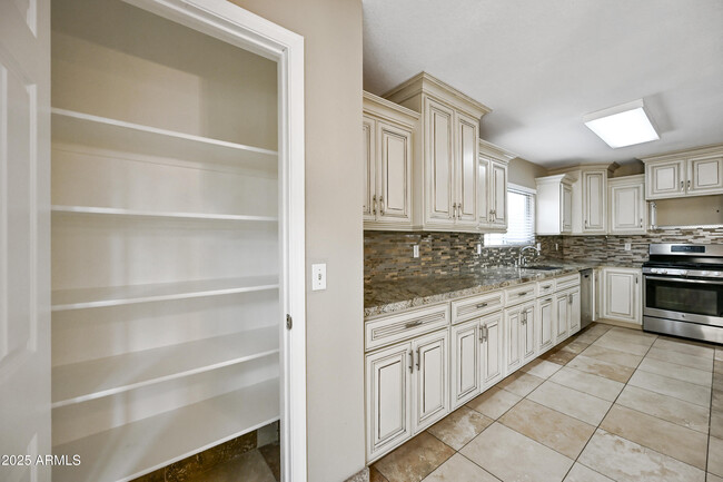 Building Photo - 7500 E Deer Valley Rd